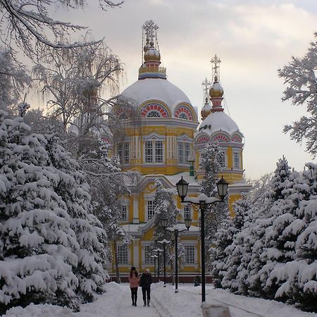 Nadezhda Apartments On Nauryzbai Batyr 37 Near The Arbat Алматы Экстерьер фото