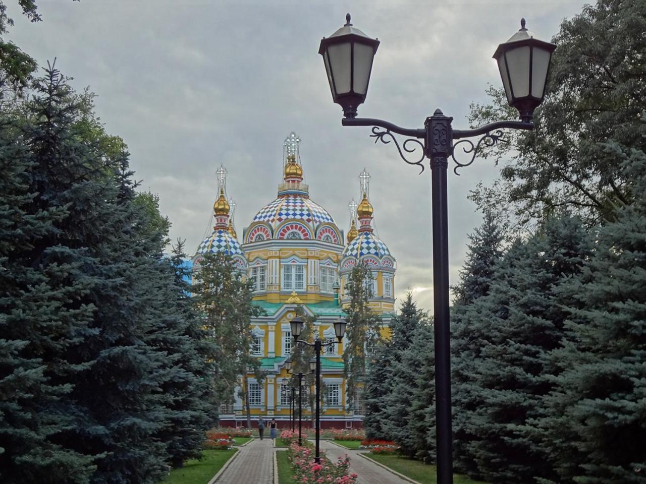 Nadezhda Apartments On Nauryzbai Batyr 37 Near The Arbat Алматы Экстерьер фото